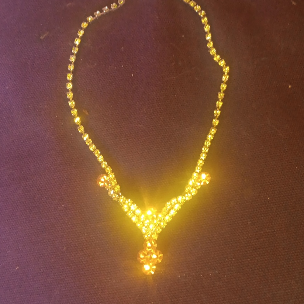 Rineston chocker